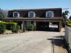 Отель Bridge Street Motor Inn  Тувумба